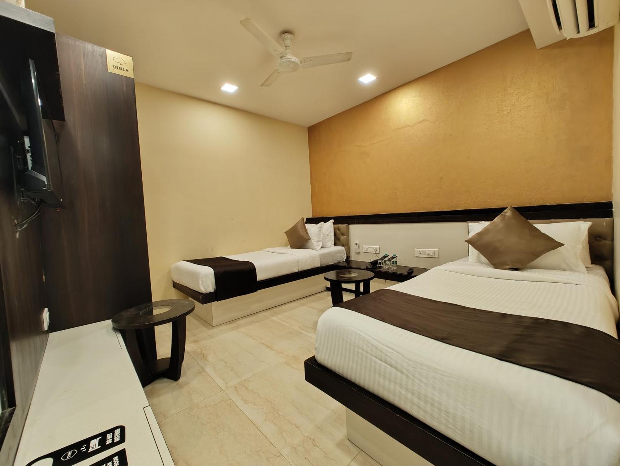 The Majlis Hotel - Colaba Mumbai Exterior photo