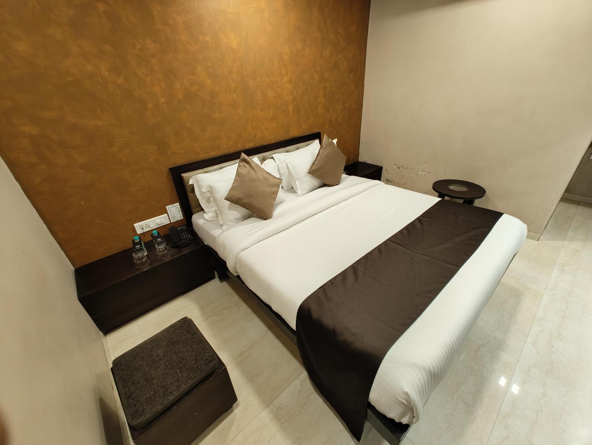 The Majlis Hotel - Colaba Mumbai Exterior photo