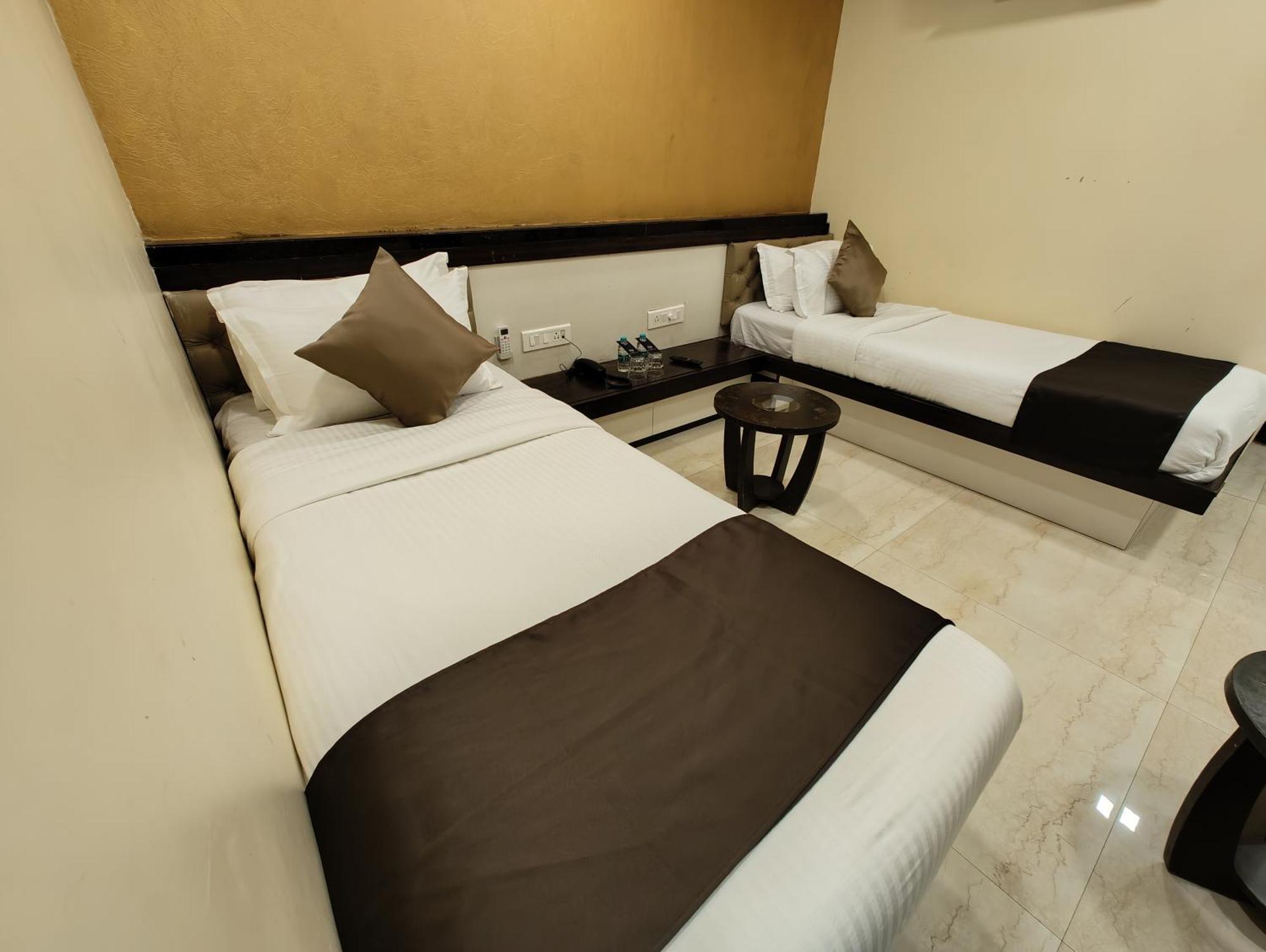 The Majlis Hotel - Colaba Mumbai Exterior photo