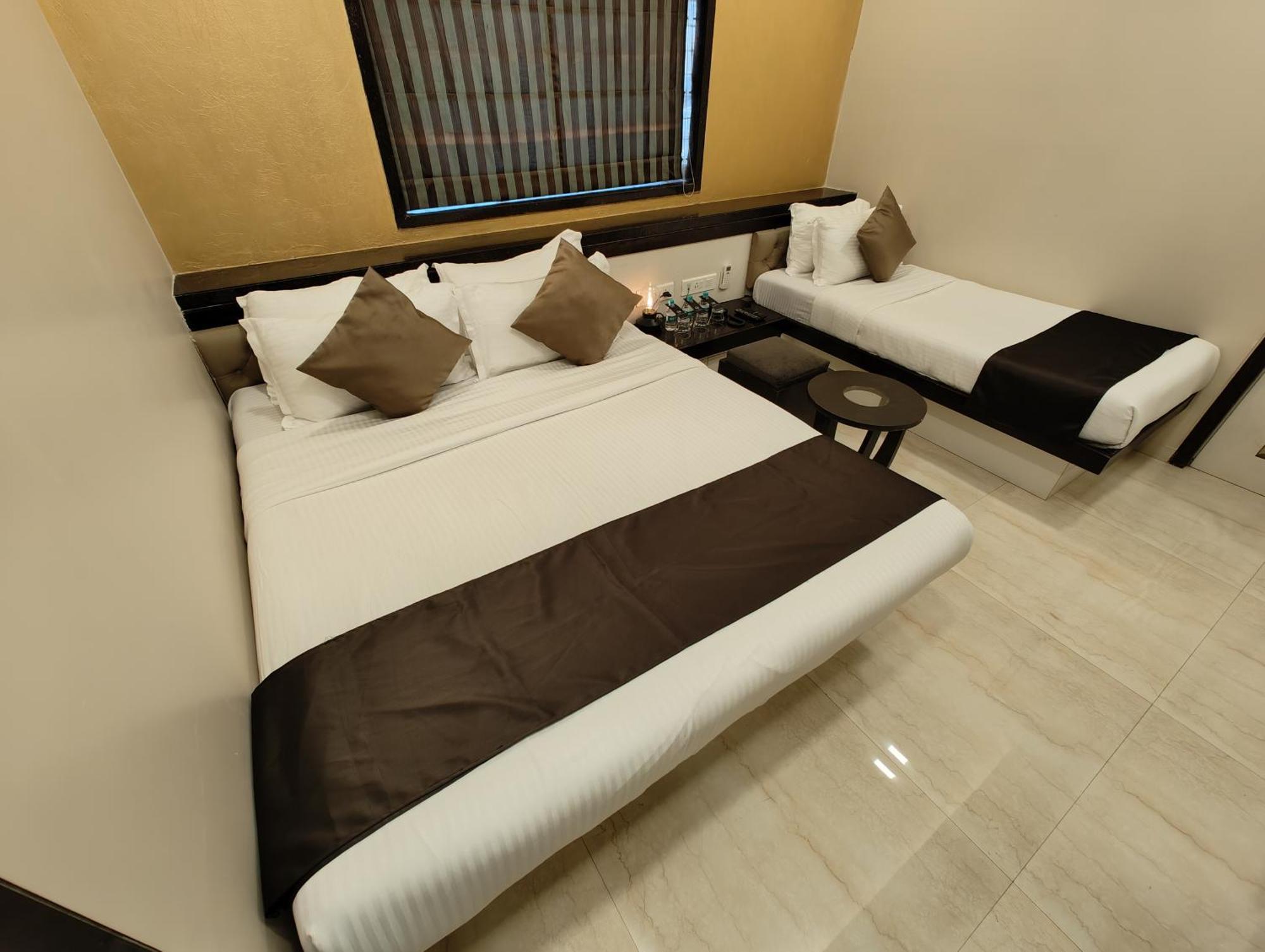 The Majlis Hotel - Colaba Mumbai Exterior photo
